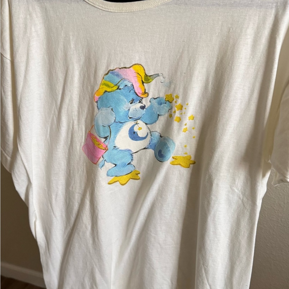 Wish White and Blue Short Sleeve Tee with Vibrant Graphic